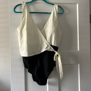 Summersalt Wrap One piece swimsuit